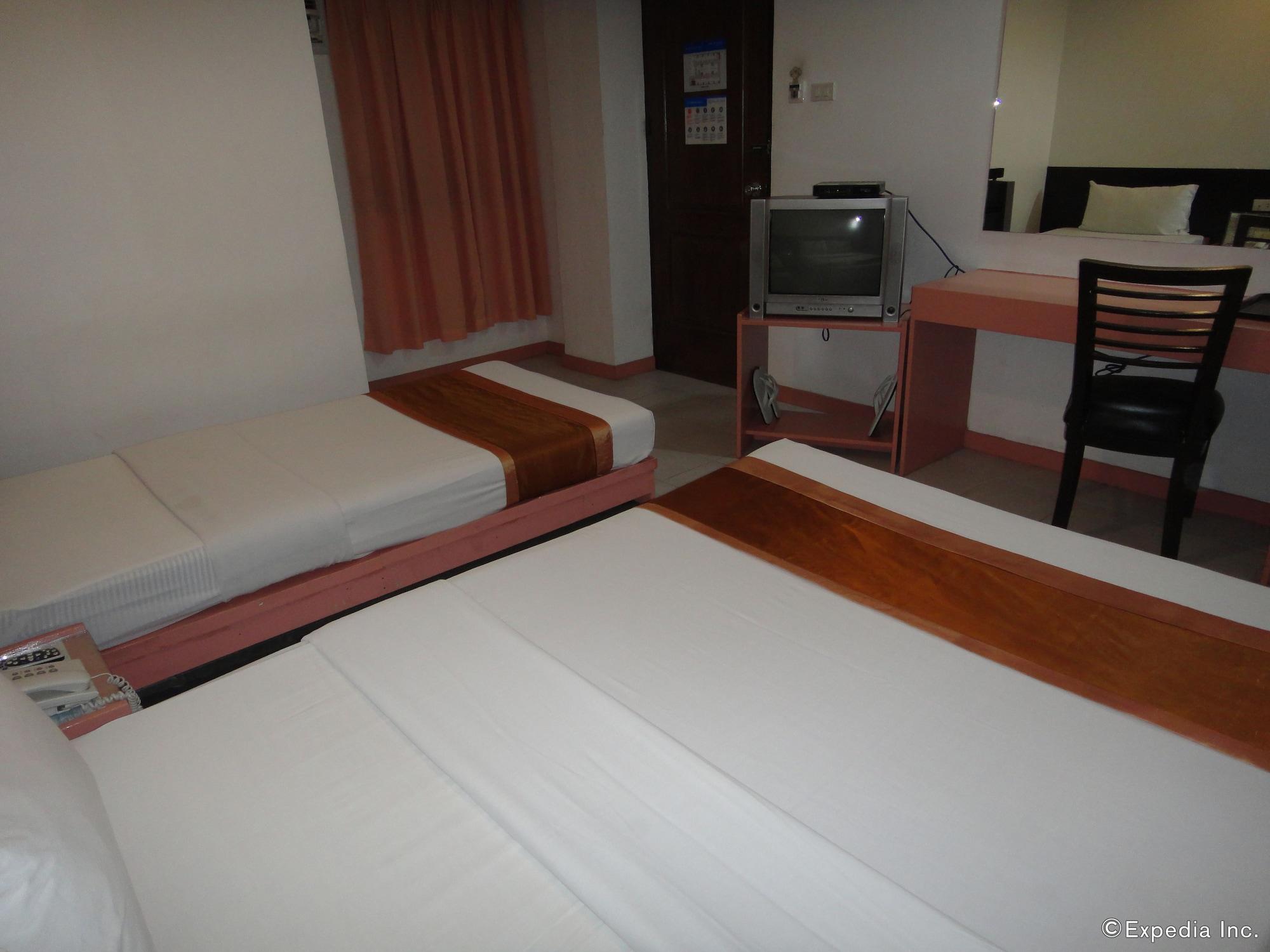 Hotel Pier Cuatro Cebu Buitenkant foto