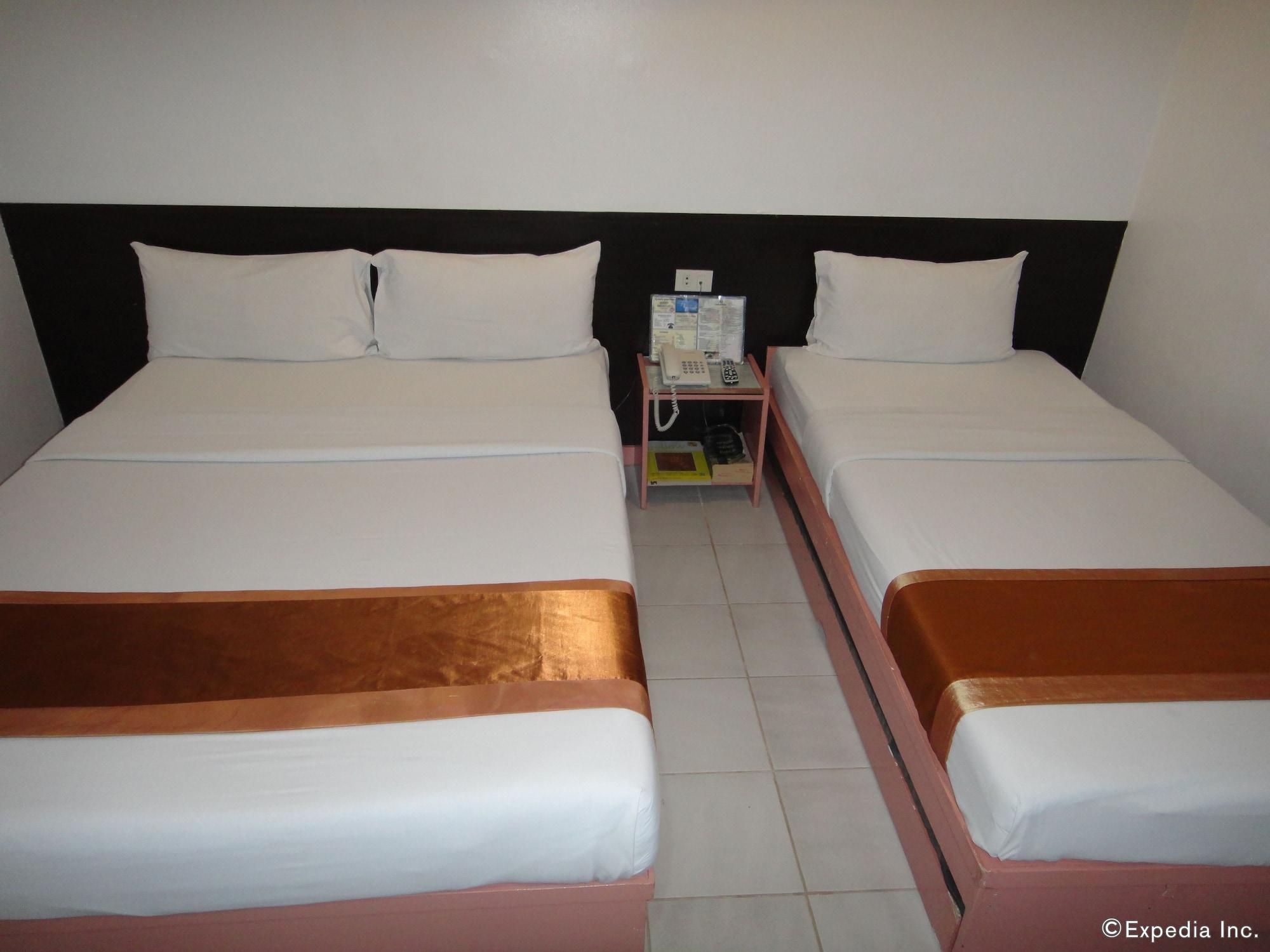 Hotel Pier Cuatro Cebu Buitenkant foto