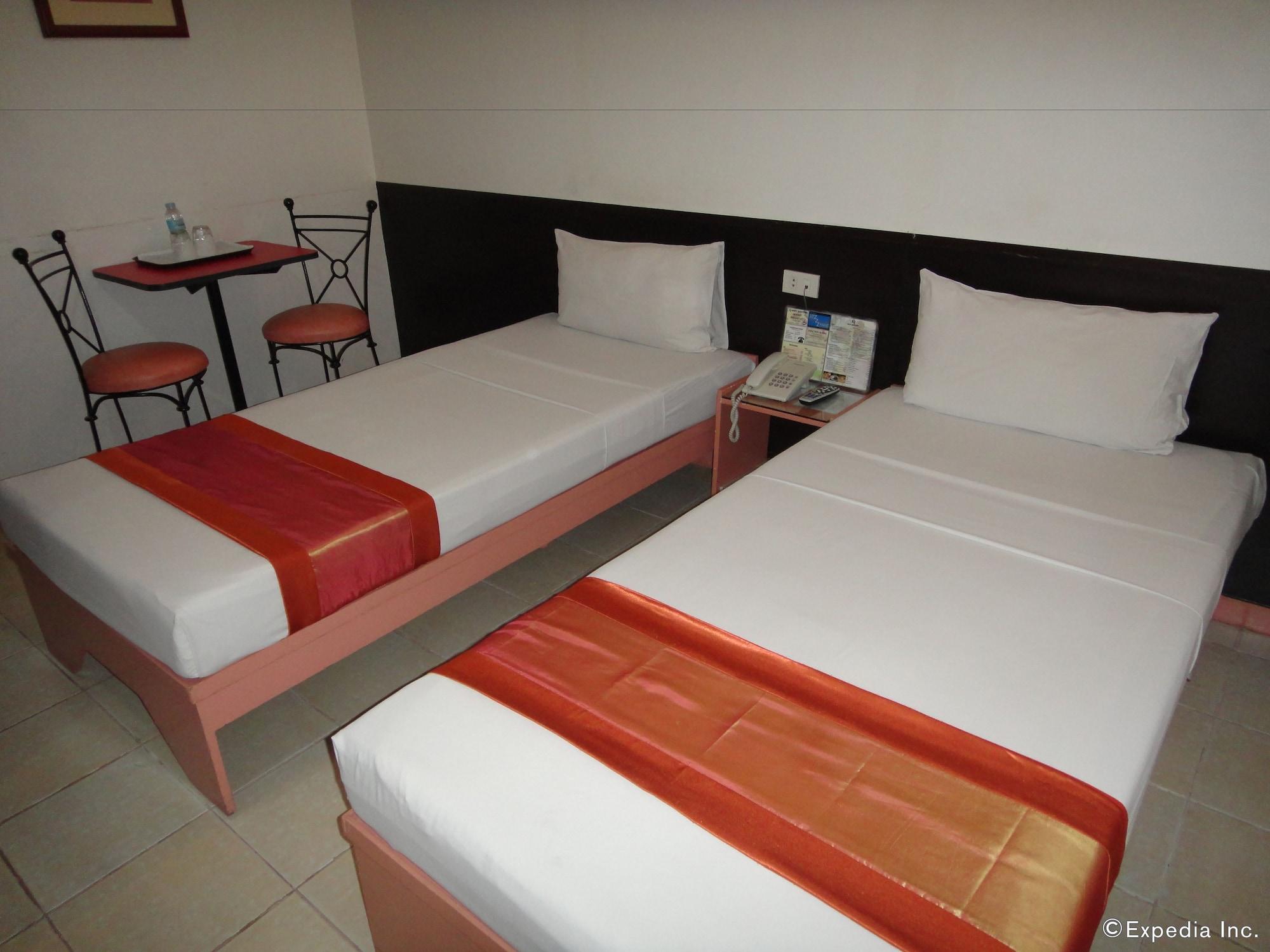 Hotel Pier Cuatro Cebu Buitenkant foto