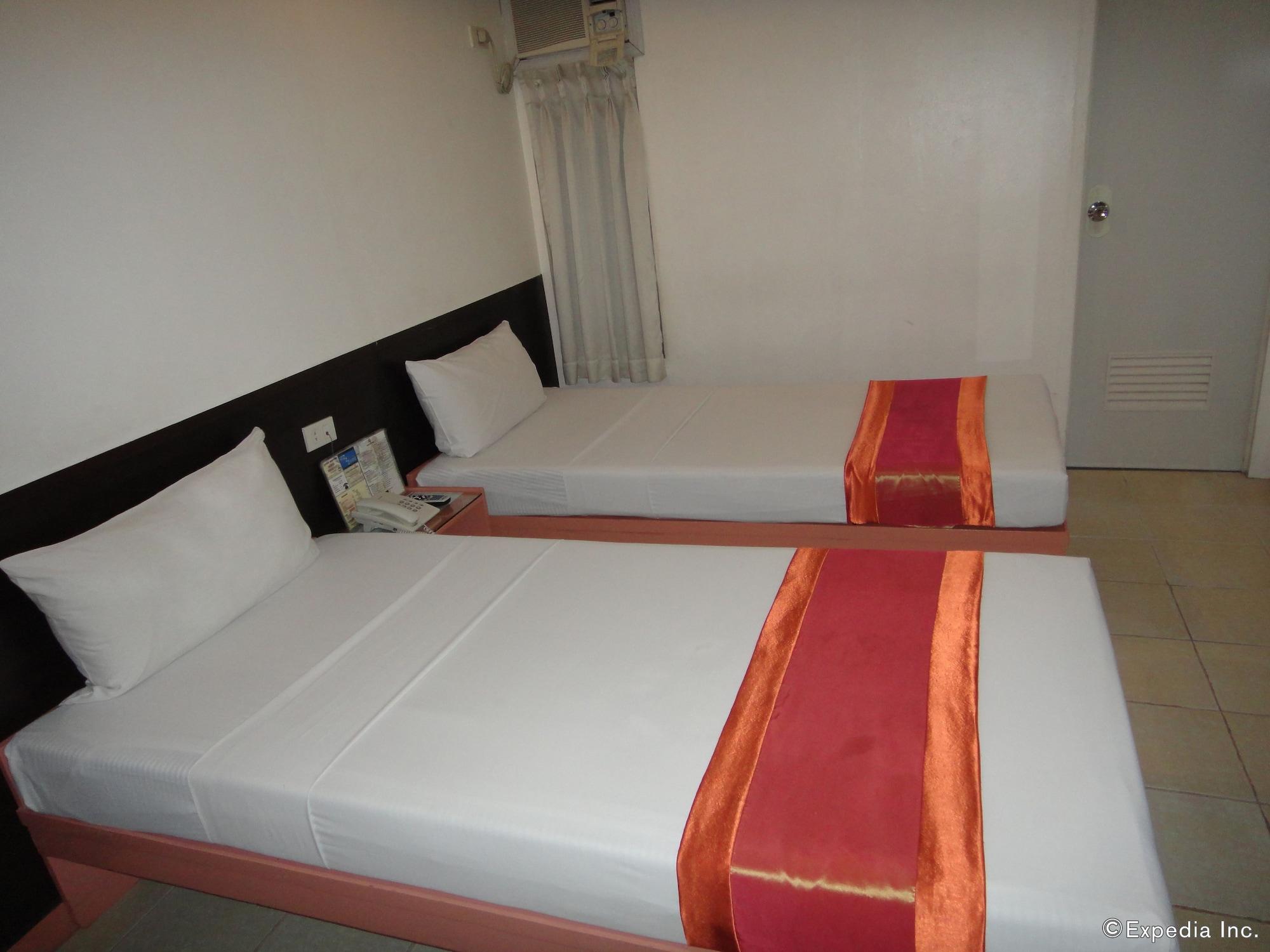 Hotel Pier Cuatro Cebu Buitenkant foto