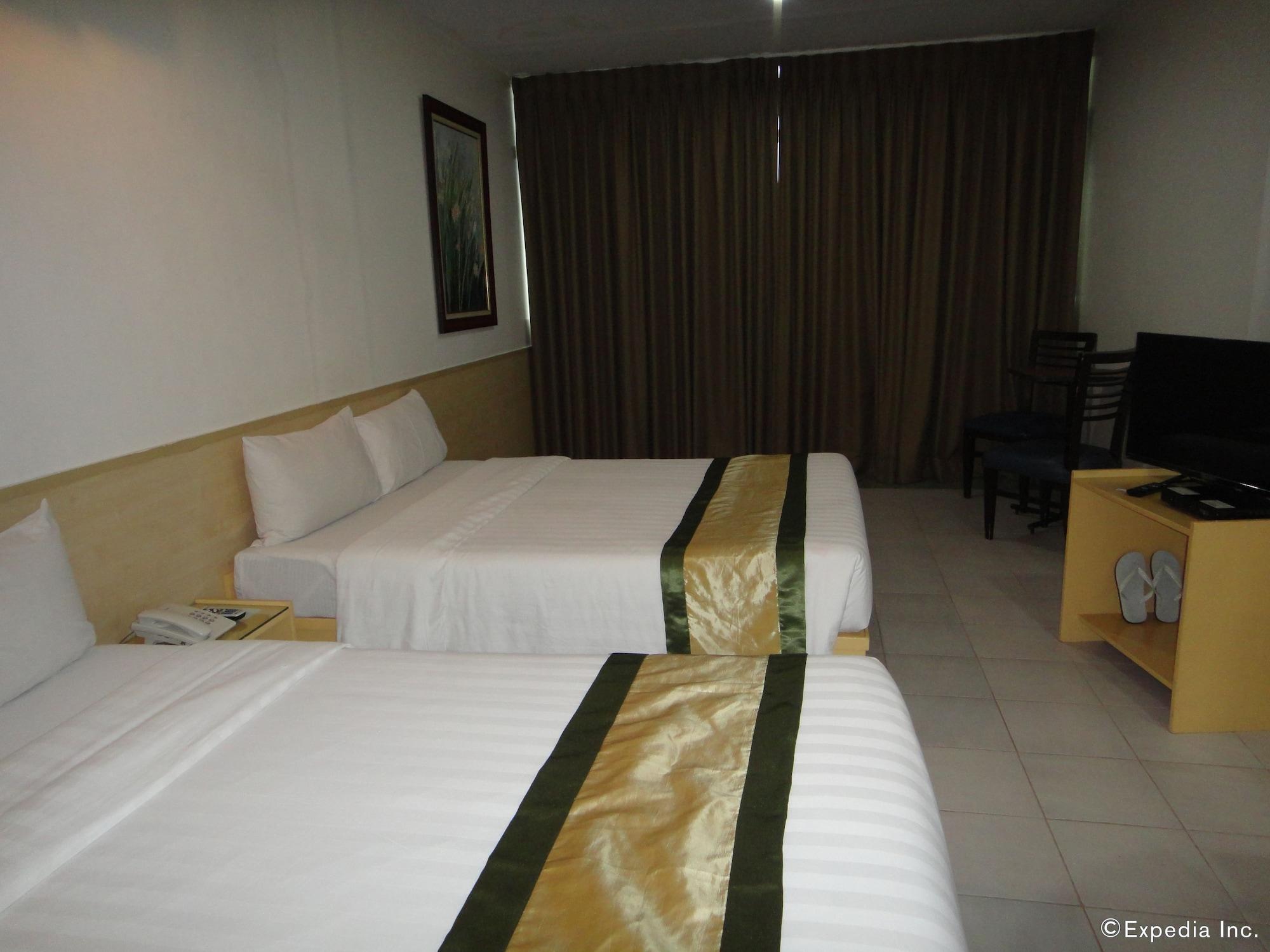 Hotel Pier Cuatro Cebu Buitenkant foto
